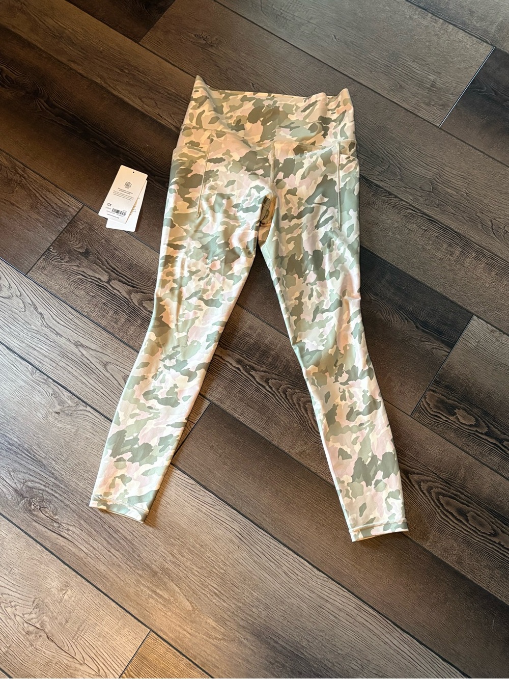 Brand new Athleta camo leggings!